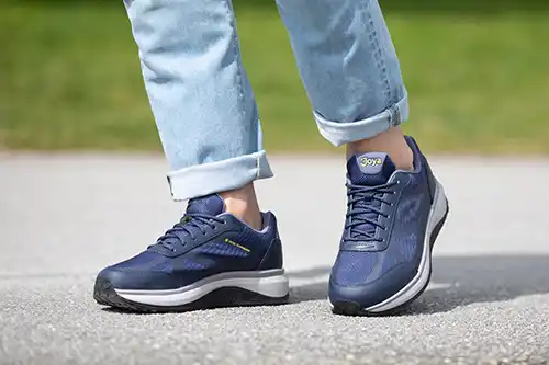Schuhe für breite Füße