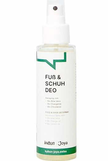 Abgebildet ist das JOYA Foot & Shoe Deo als Sprayflasche: natürliches, biologisches und veganes Fuß- und Schuhdeo mit Zitrusnote, Weihrauchöl, Bio-Orangenöl und Zitronenöl, 75 ml.